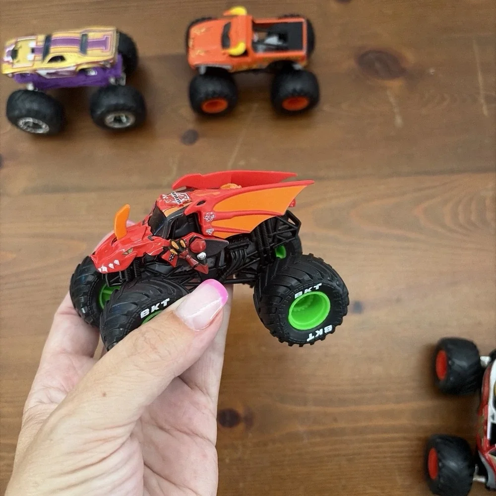 Hot Wheels Monster Jam Lot Of 5 Diecast 1:64 Scale Monster Trucks
